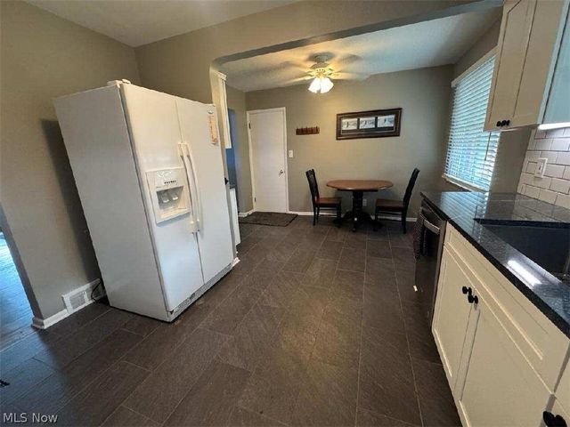 7287 Maplewood Road, Parma, OH 44130