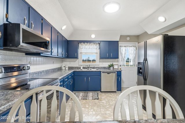 110 Allen Lake Rd Rd, Brandenburg, KY 40108