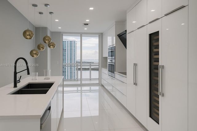 901 Brickell Key Blvd 3307, Miami, FL 33131