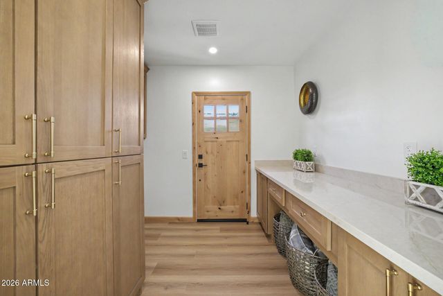 2230 N LAUREL Avenue, Phoenix, AZ 85007