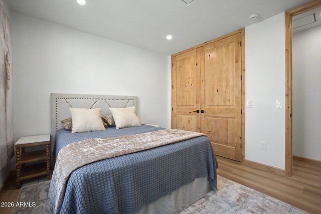 2230 N LAUREL Avenue, Phoenix, AZ 85007