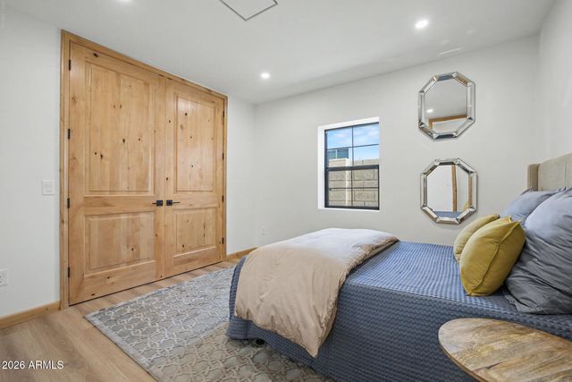 2230 N LAUREL Avenue, Phoenix, AZ 85007