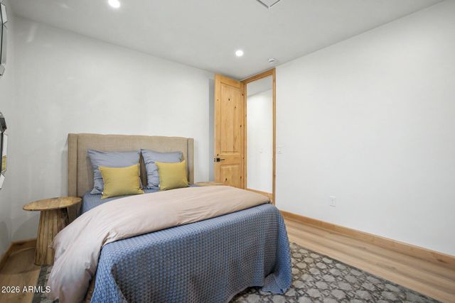 2230 N LAUREL Avenue, Phoenix, AZ 85007