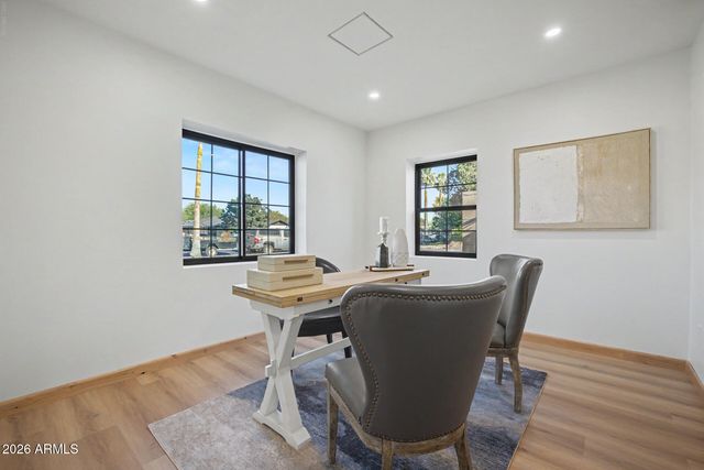 2230 N LAUREL Avenue, Phoenix, AZ 85007