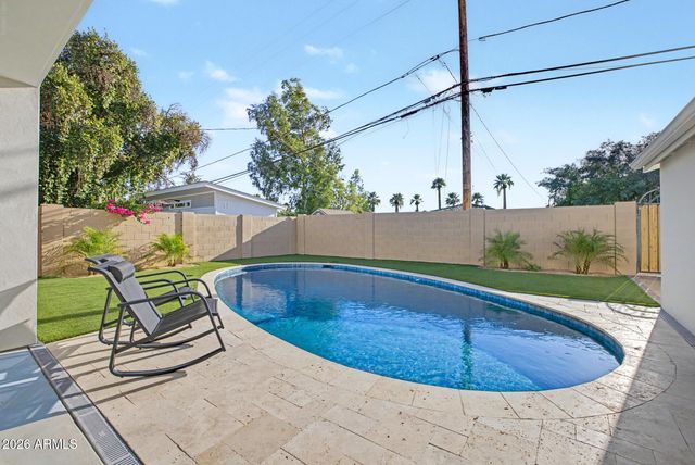 2230 N LAUREL Avenue, Phoenix, AZ 85007