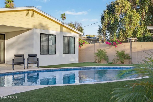 2230 N LAUREL Avenue, Phoenix, AZ 85007