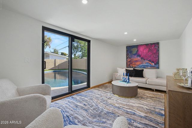 2230 N LAUREL Avenue, Phoenix, AZ 85007