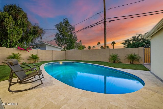 2230 N LAUREL Avenue, Phoenix, AZ 85007
