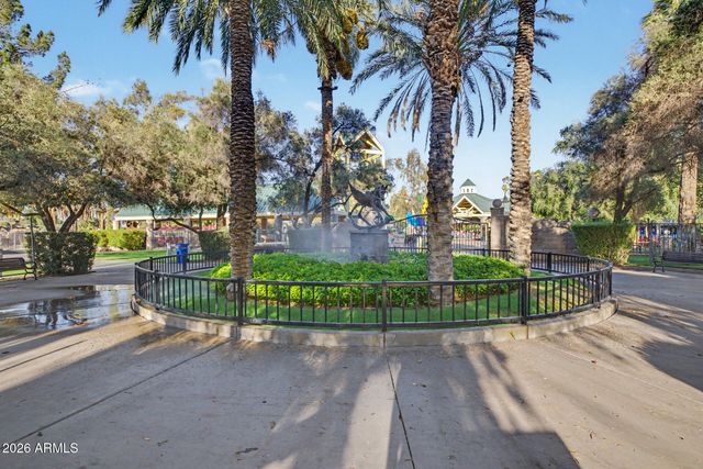 2230 N LAUREL Avenue, Phoenix, AZ 85007