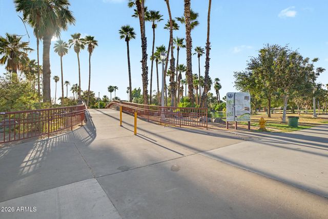 2230 N LAUREL Avenue, Phoenix, AZ 85007