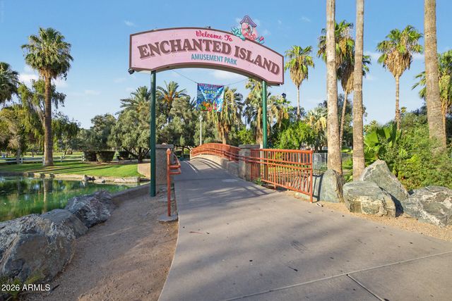 2230 N LAUREL Avenue, Phoenix, AZ 85007
