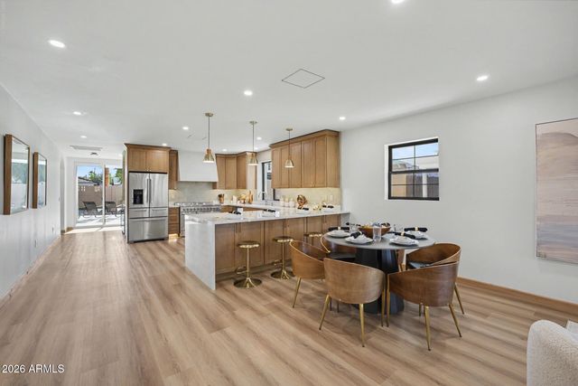 2230 N LAUREL Avenue, Phoenix, AZ 85007