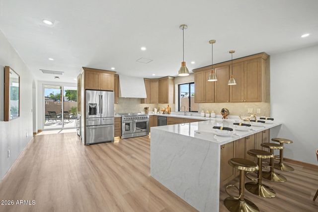 2230 N LAUREL Avenue, Phoenix, AZ 85007
