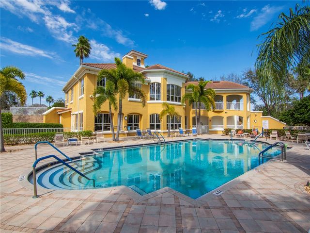 5020 Fairways Circle J203, Vero Beach, FL 32967