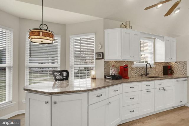 13 RIDGEWAY DRIVE, Mechanicsburg, PA 17050