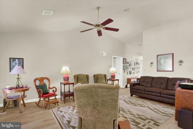 13 RIDGEWAY DRIVE, Mechanicsburg, PA 17050