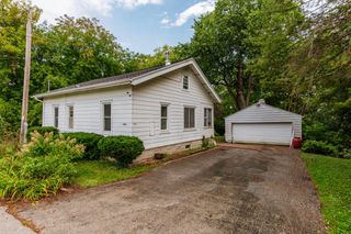 5866 N River Forest DRIVE, Glendale, WI 53209