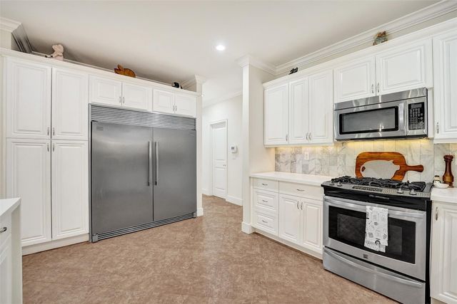 1733 NE 38th Street, Oakland Park, FL 33334