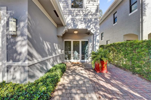 1733 NE 38th Street, Oakland Park, FL 33334