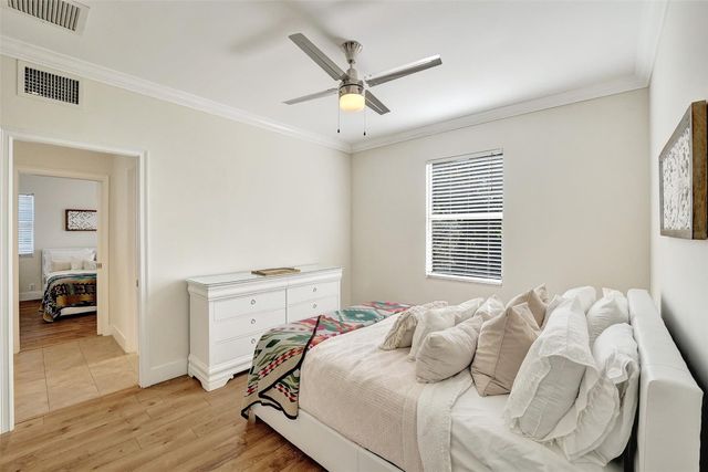 1733 NE 38th Street, Oakland Park, FL 33334