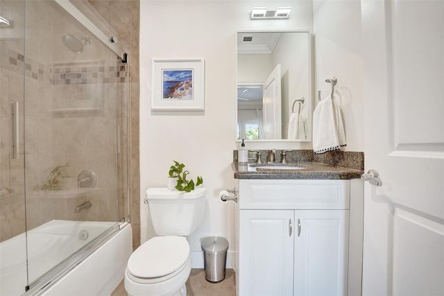 1733 NE 38th Street, Oakland Park, FL 33334