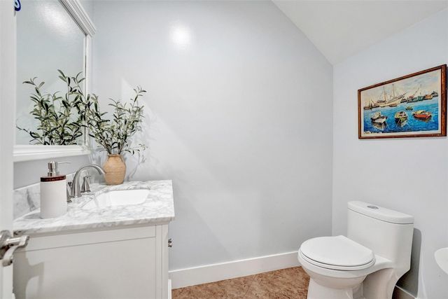 1733 NE 38th Street, Oakland Park, FL 33334