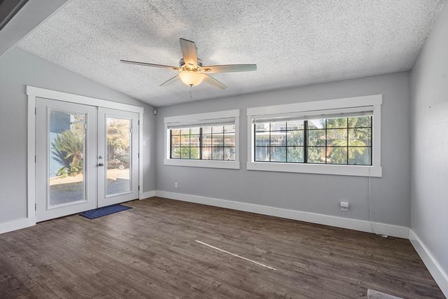 2242 E Howard Avenue, Visalia, CA 93292