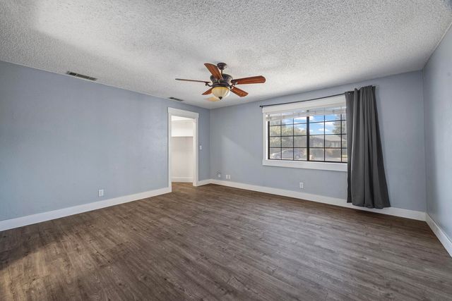 2242 E Howard Avenue, Visalia, CA 93292