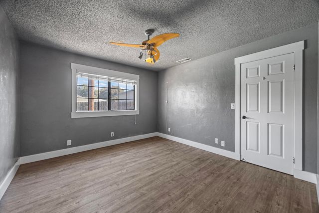 2242 E Howard Avenue, Visalia, CA 93292