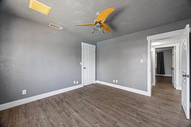 2242 E Howard Avenue, Visalia, CA 93292