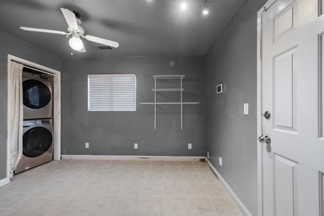 2242 E Howard Avenue, Visalia, CA 93292