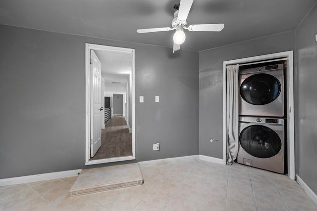 2242 E Howard Avenue, Visalia, CA 93292