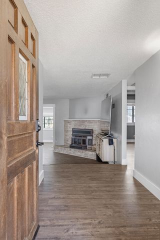 2242 E Howard Avenue, Visalia, CA 93292