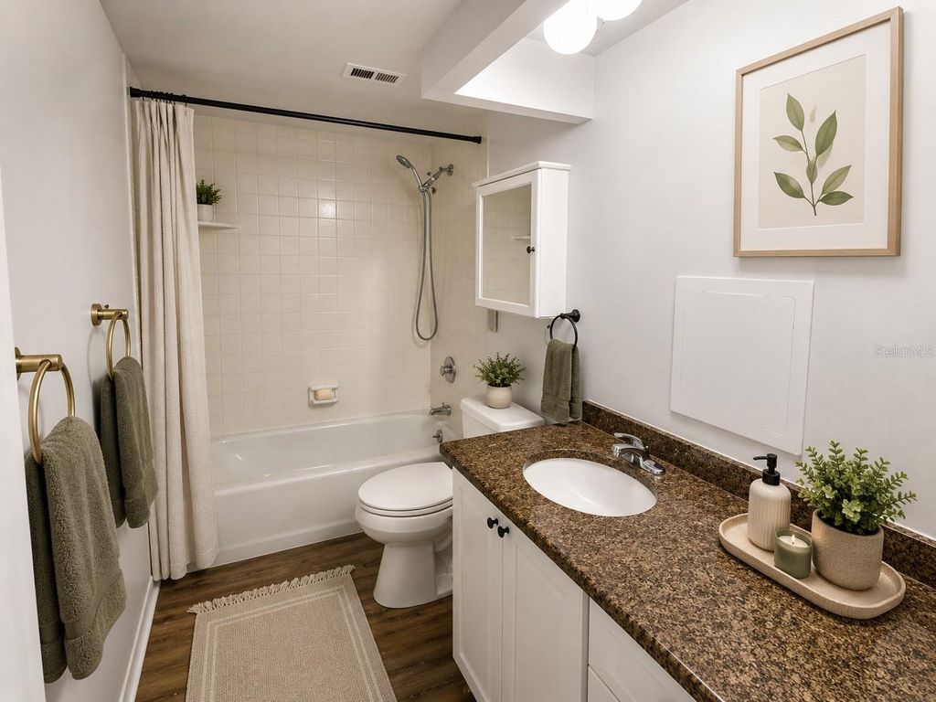 Image 11 of property listing at 13626 GREENFIELD DRIVE 201, Tampa, FL 33618