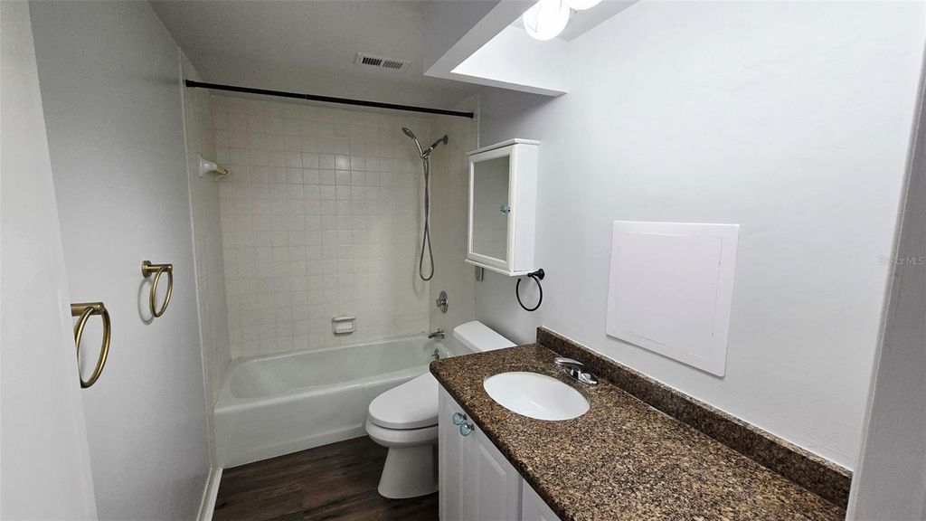 Image 12 of property listing at 13626 GREENFIELD DRIVE 201, Tampa, FL 33618