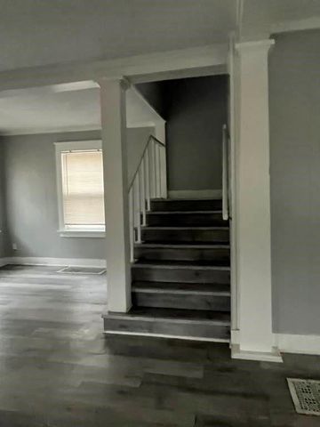 9321 E 15th Street, Independence, MO 64052