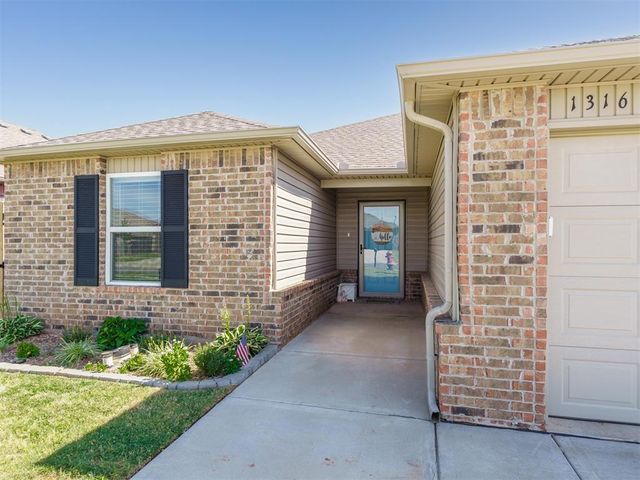 1316 Dustin Drive, Edmond, OK 73003