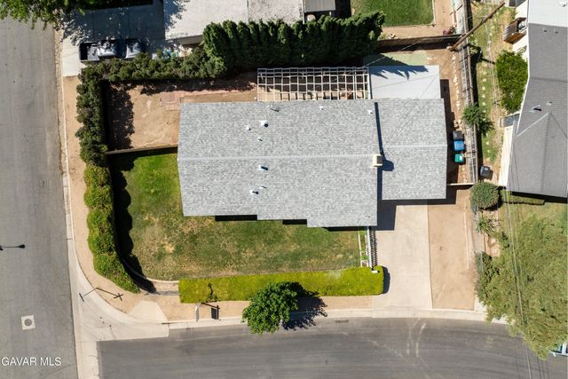 615 Brentwood Drive, Tehachapi, CA 93561