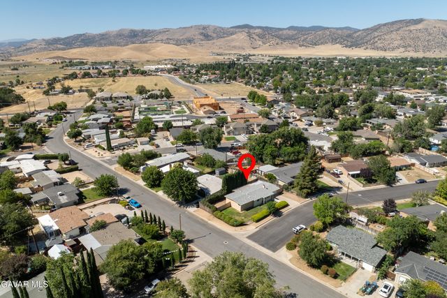 615 Brentwood Drive, Tehachapi, CA 93561