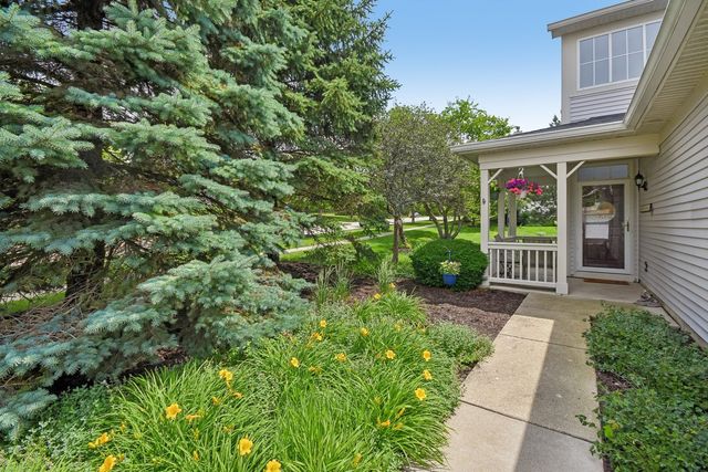502 Heritage Court, St. Charles, IL 60175