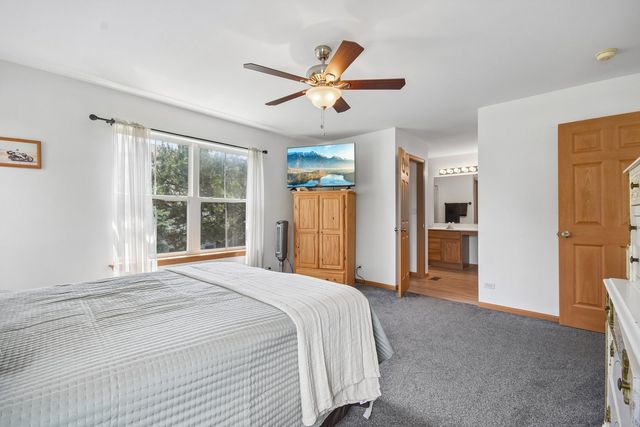 502 Heritage Court, St. Charles, IL 60175
