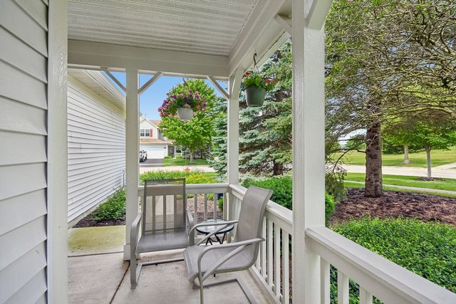 502 Heritage Court, St. Charles, IL 60175