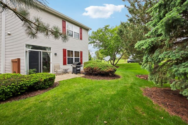 502 Heritage Court, St. Charles, IL 60175