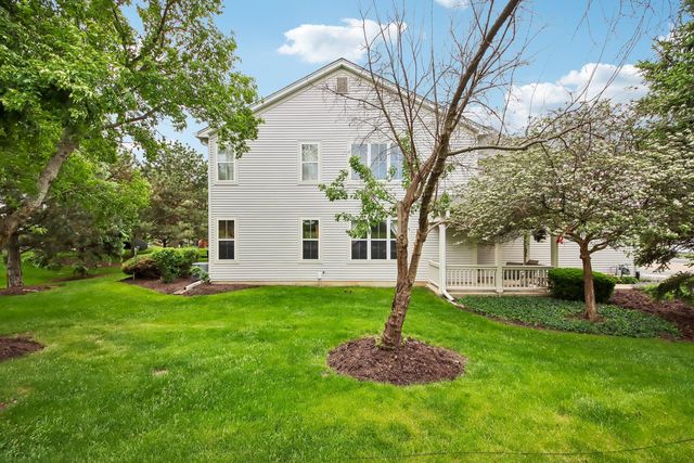 502 Heritage Court, St. Charles, IL 60175