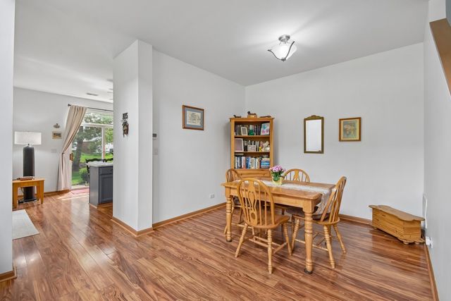 502 Heritage Court, St. Charles, IL 60175