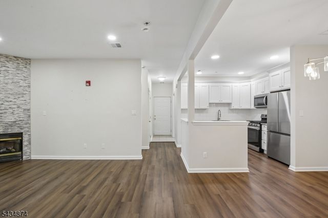 144 Barrister Dr 144, Butler Boro, NJ 07405