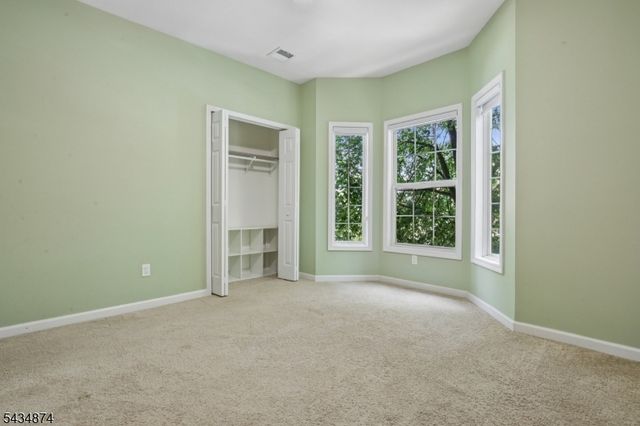 144 Barrister Dr 144, Butler Boro, NJ 07405