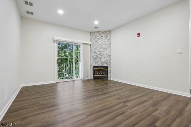 144 Barrister Dr 144, Butler Boro, NJ 07405