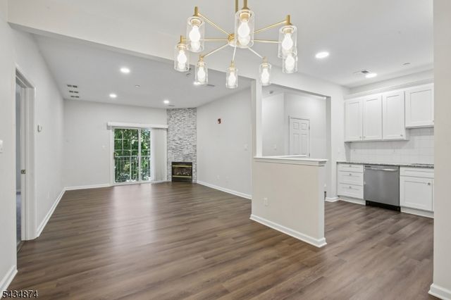 144 Barrister Dr 144, Butler Boro, NJ 07405