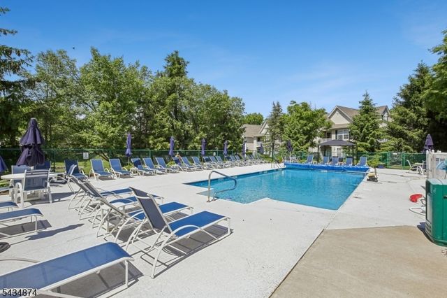 144 Barrister Dr 144, Butler Boro, NJ 07405